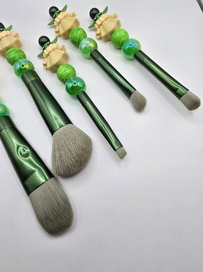 The Child 5 pc Makeup Brush Set - Cosmetic Beauty Tools - Grogu Baby Yoda - Beaded - Star Wars Inspired Brushes Gift Idea - The Mandalorian