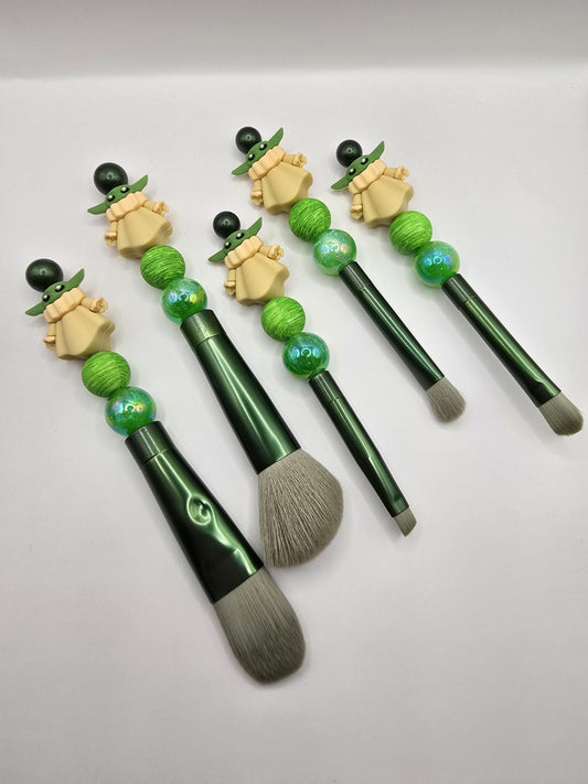 The Child 5 pc Makeup Brush Set - Cosmetic Beauty Tools - Grogu Baby Yoda - Beaded - Star Wars Inspired Brushes Gift Idea - The Mandalorian