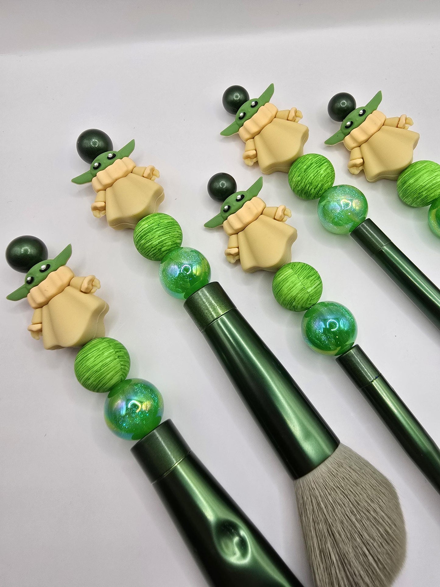 The Child 5 pc Makeup Brush Set - Cosmetic Beauty Tools - Grogu Baby Yoda - Beaded - Star Wars Inspired Brushes Gift Idea - The Mandalorian