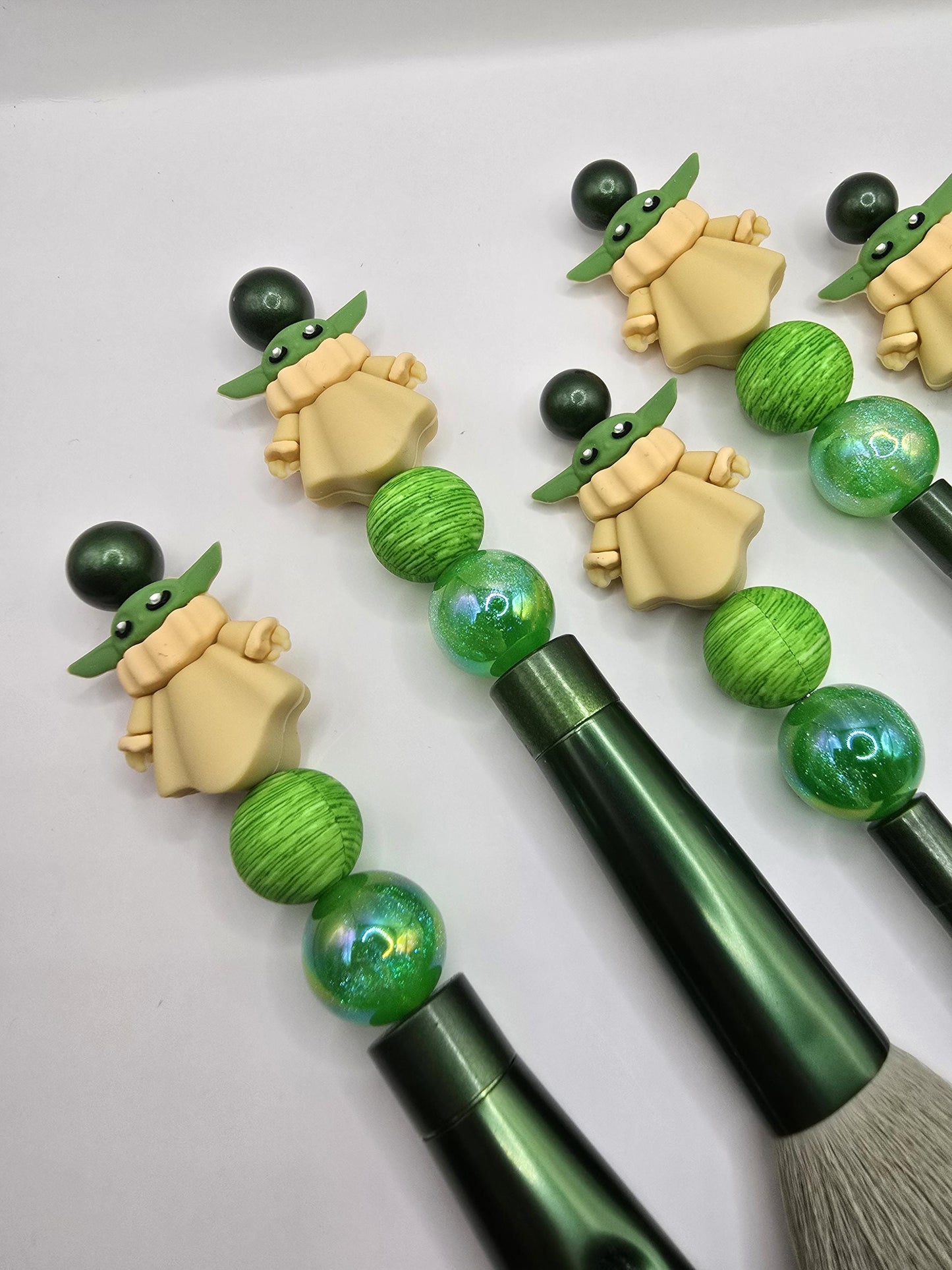 The Child 5 pc Makeup Brush Set - Cosmetic Beauty Tools - Grogu Baby Yoda - Beaded - Star Wars Inspired Brushes Gift Idea - The Mandalorian